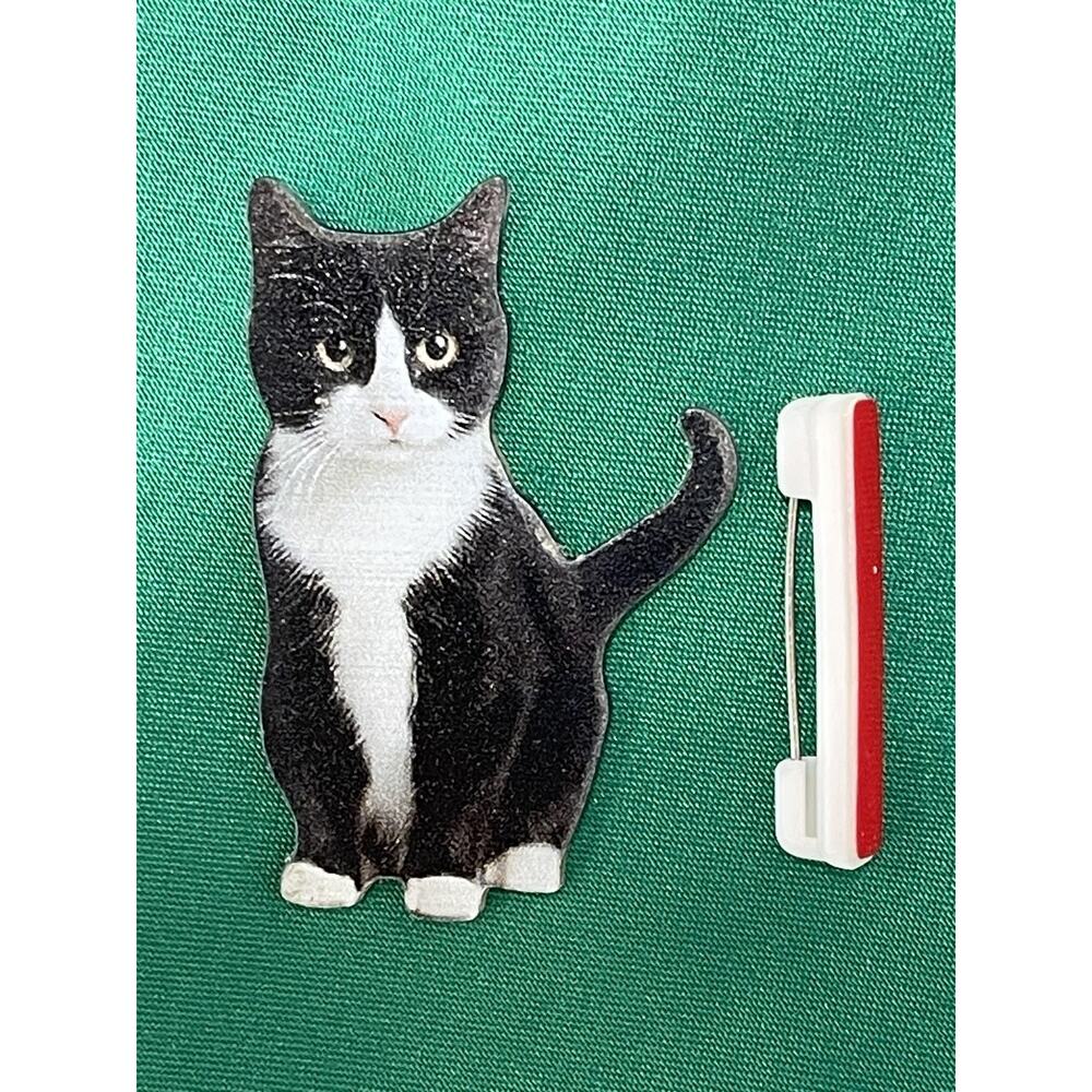 NWOT Black White Tuxedo Cat Pin Plastic Brooch Lapel Cute Kitty Gift Cat Lover